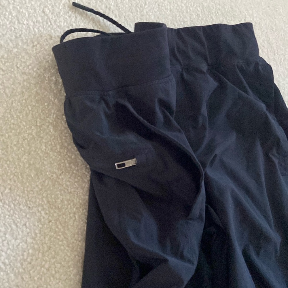 Lululemon 🍋black shorts no lining no size tag fits M 9 inseam - Picture 7 of 10